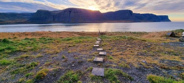 Kirkjubraut - Church Street Villa Talknafjordur Luaran gambar